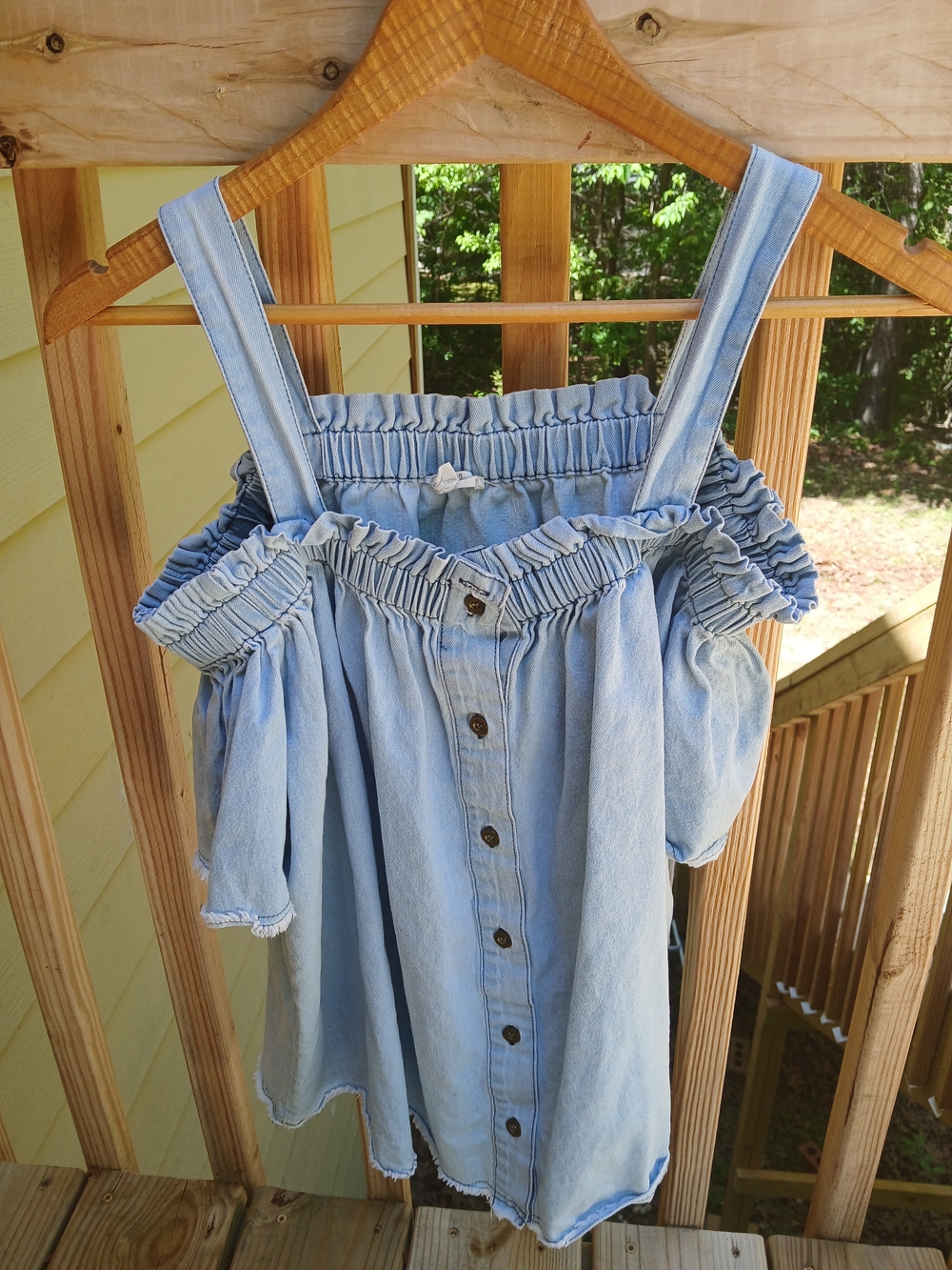 easel Light Blue Off-Shoulder Button-Front Denim Blouse